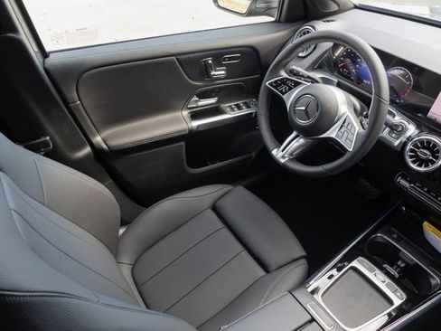 Certified 2025 Mercedes-Benz GLB 250 4MATIC image 23