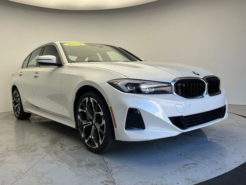 Used 2025 BMW 330i Sedan image 2