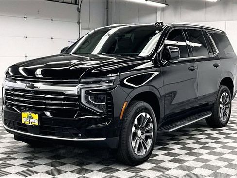 Used 2025 Chevrolet Tahoe LT w/ Comfort Package AWD/4WD image 11