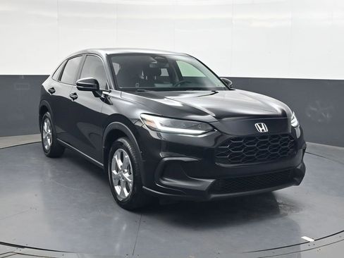 Used 2025 Honda HR-V LX image 2