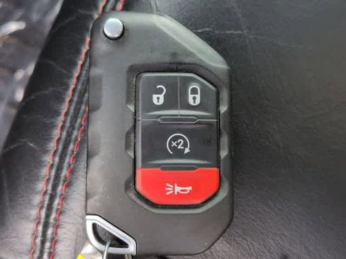 Used 2021 Jeep Gladiator Rubicon w/ Cold Weather Group AWD/4WD image 35