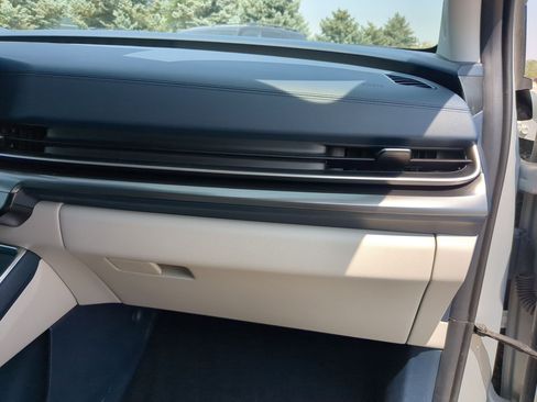 Certified 2025 Kia Carnival SX Prestige FWD image 31