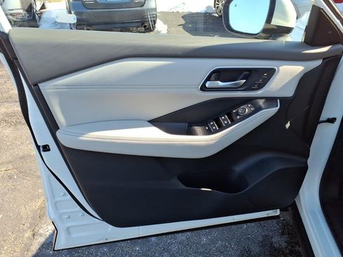 Used 2021 Nissan Rogue SL image 13