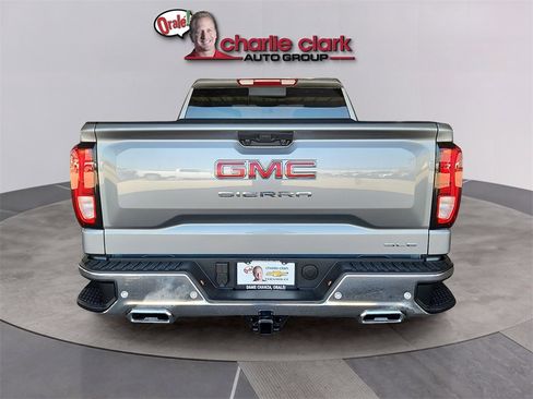 New 2026 GMC Sierra 1500 SLE image 4