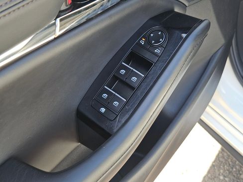 Used 2023 MAZDA MAZDA3 s FWD image 12