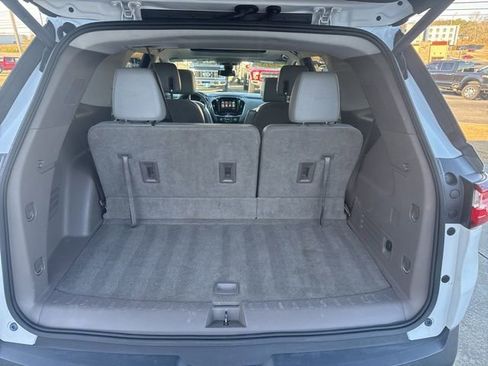 Used 2018 Chevrolet Traverse LT image 15