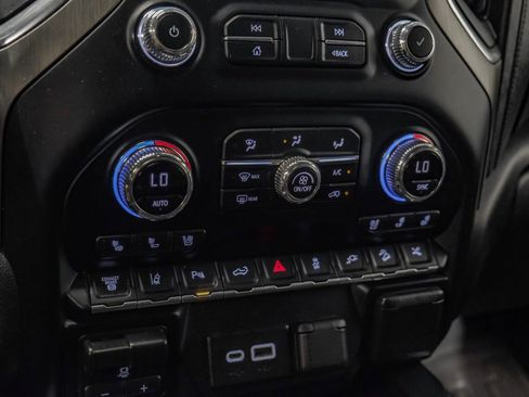 Used 2022 GMC Sierra 2500 Denali w/ Denali Ultimate Package AWD/4WD image 27
