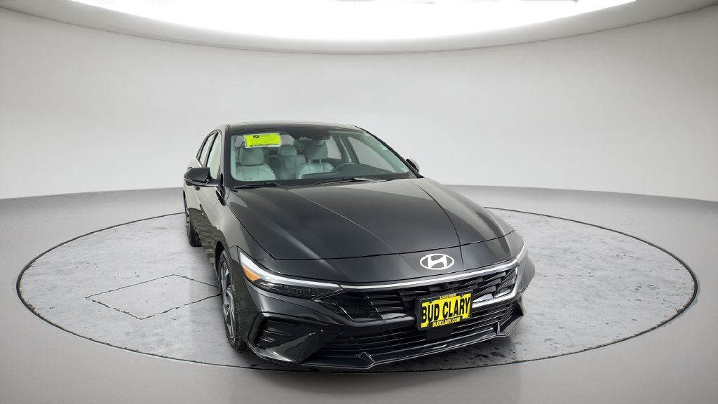 Used 2024 Hyundai Elantra Limited FWD image 4