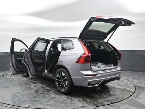 New 2026 Volvo XC60 B5 Plus w/ Protection Package Premier AWD/4WD image 46
