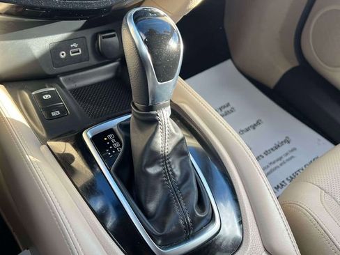 Used 2020 Nissan Rogue SL w/ Premium Package image 31