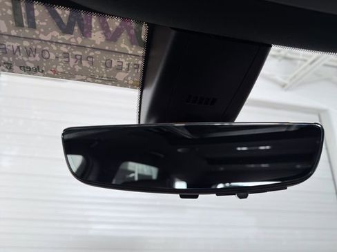 Used 2024 Buick Enclave Avenir w/ Avenir Technology Package image 20