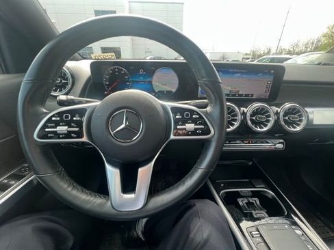 Used 2022 Mercedes-Benz GLB 250 4MATIC image 5