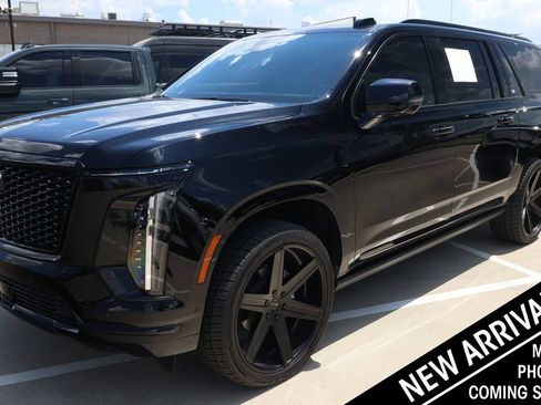 Used 2025 Cadillac Escalade ESV Sport AWD/4WD image 1