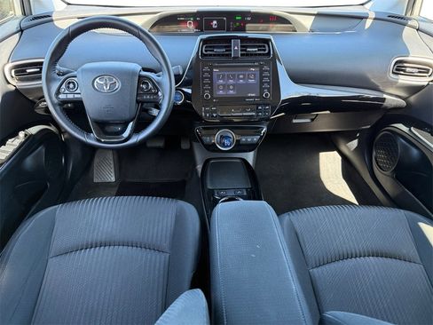 Used 2022 Toyota Prius Prime LE image 10