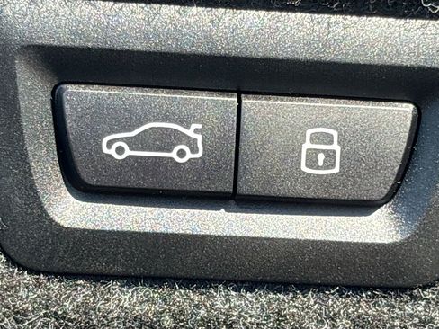 Used 2025 BMW 530i image 14