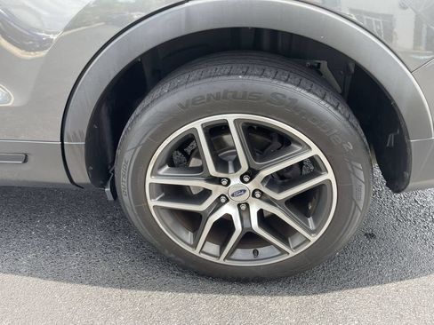 Used 2019 Ford Explorer Sport w/ Equipment Group 401A AWD/4WD image 8