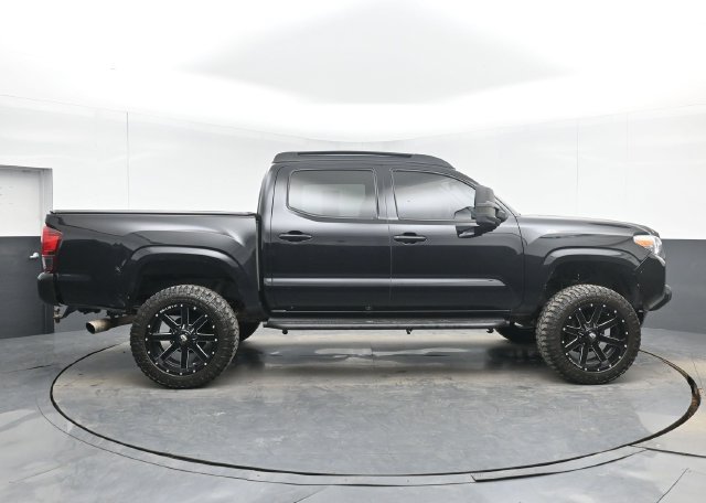 Used 2021 Toyota Tacoma SR AWD/4WD image 11