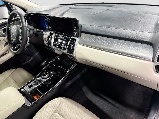 Certified 2024 Kia Sorento SX Prestige AWD/4WD image 31