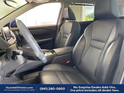 Used 2023 Nissan Rogue SV w/ SV Premium B Package FWD image 2