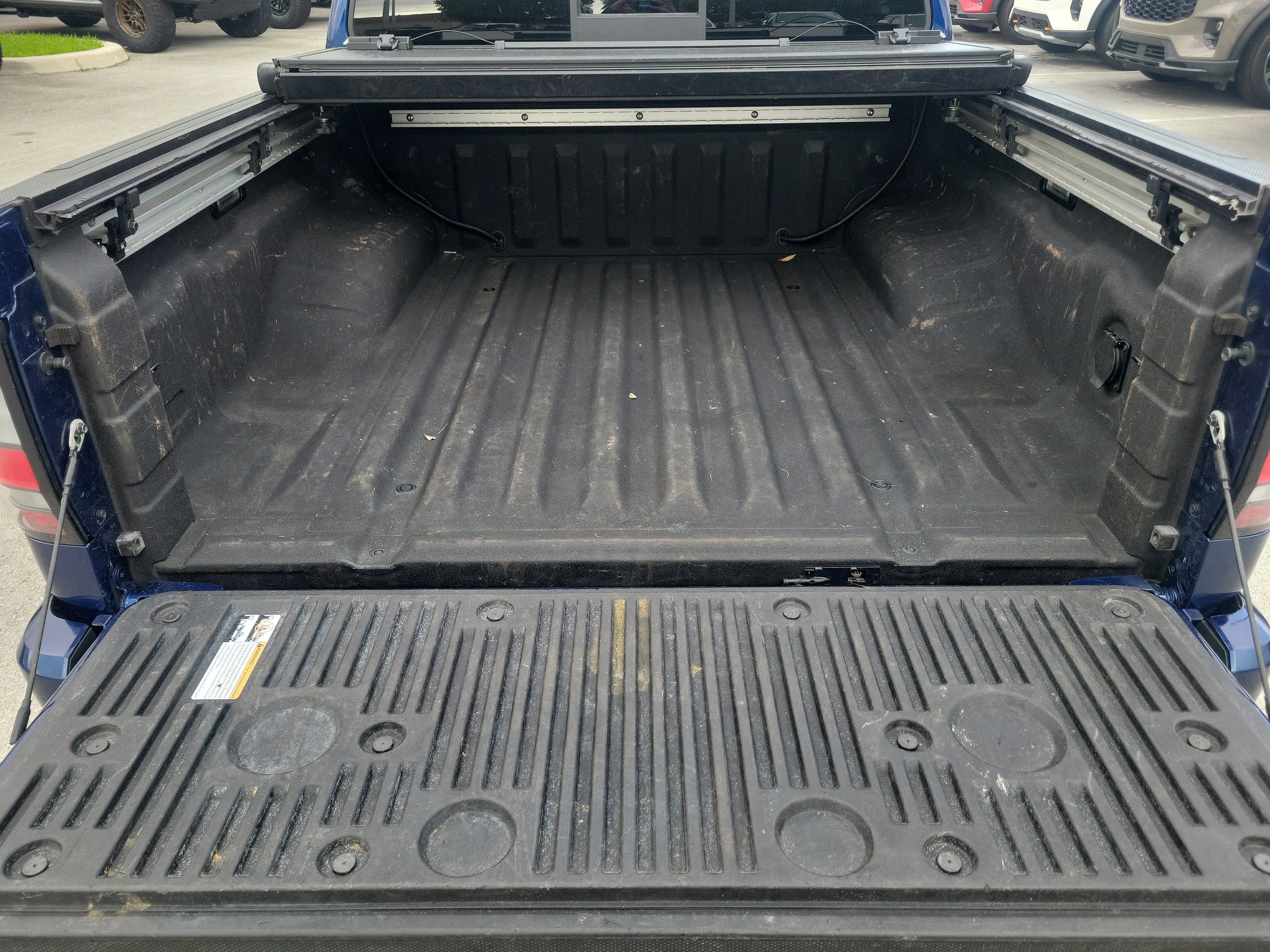 Used 2022 Nissan Frontier Pro-X RWD image 13