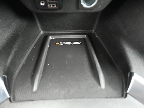 Used 2023 Chevrolet Traverse Premier AWD/4WD image 22