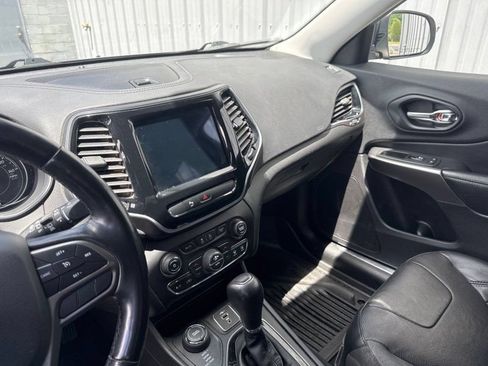 Used 2020 Jeep Cherokee Limited AWD/4WD image 22
