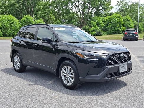 Certified 2023 Toyota Corolla Cross LE AWD/4WD image 3