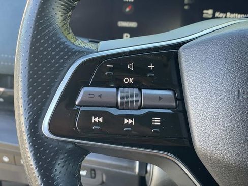 Used 2023 Nissan Ariya image 9