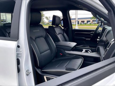Used 2025 RAM 1500 Laramie w/ Night Edition AWD/4WD image 9