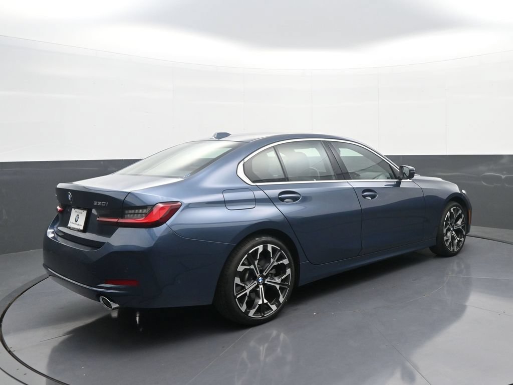 Used 2026 BMW 330i xDrive Sedan AWD/4WD image 7