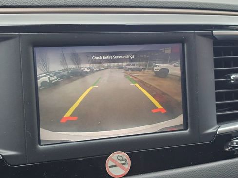 Used 2024 Chrysler Voyager LX FWD image 24