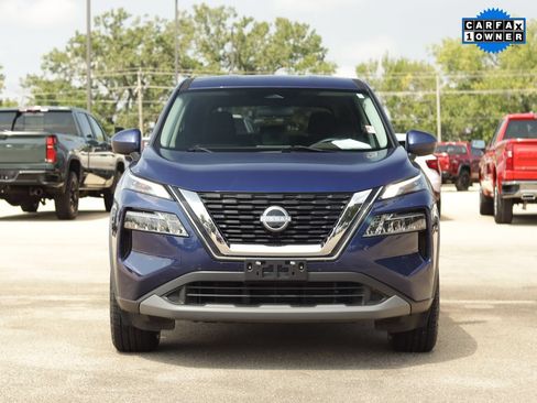 Used 2023 Nissan Rogue SV FWD image 2