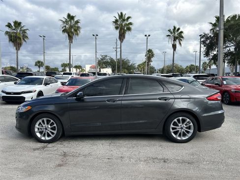 Used 2020 Ford Fusion SE image 3