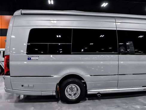 Used 2022 Mercedes-Benz Sprinter 3500 image 5