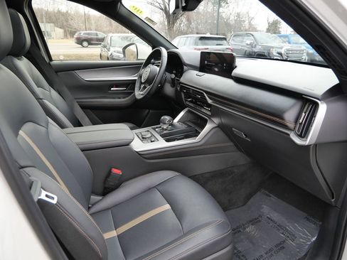 Used 2024 MAZDA CX-90 3.3 Turbo w/ Premium Plus Pkg image 17