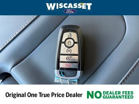 New 2025 Ford Expedition Active image 14