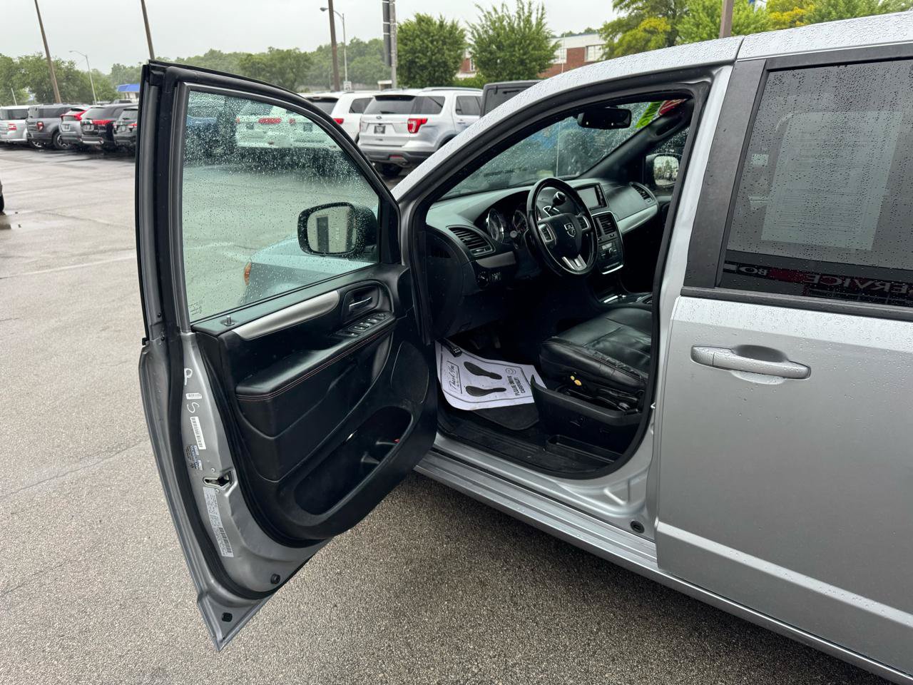 Used 2019 Dodge Grand Caravan GT FWD image 12