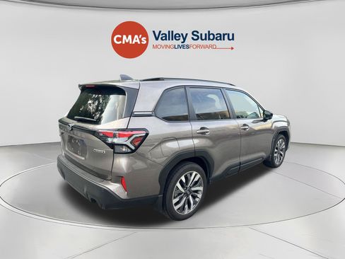 Used 2025 Subaru Forester Touring AWD/4WD image 5
