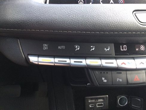 Used 2019 Cadillac XT4 Premium Luxury AWD/4WD image 35