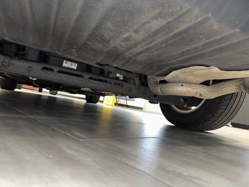 Used 2012 Dodge Grand Caravan SXT w/ UConnect Hands-Free Group image 34