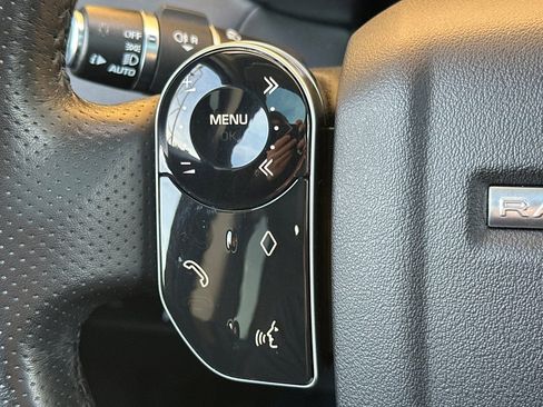 Used 2018 Land Rover Range Rover Sport SE image 30