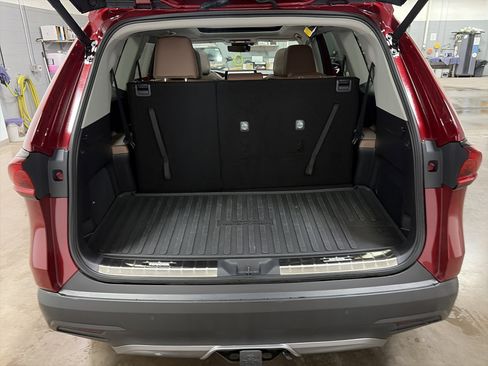 Used 2025 Toyota Grand Highlander AWD image 32