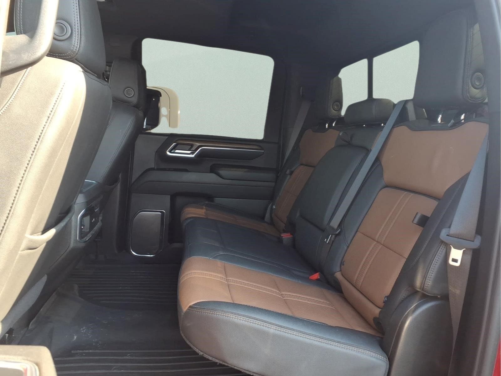 Used 2024 Chevrolet Silverado 2500 High Country w/ High Country Premium Package AWD/4WD image 27
