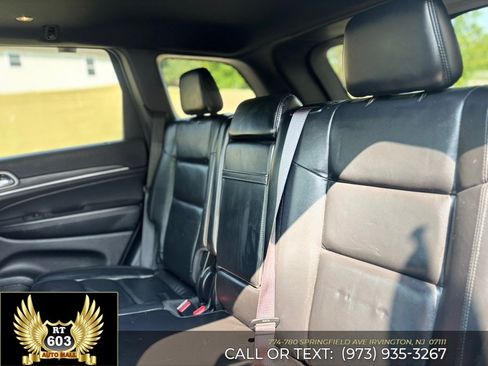 Used 2019 Jeep Grand Cherokee Limited AWD/4WD image 10