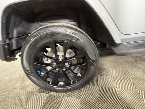 Used 2022 Jeep Wrangler Unlimited Sahara w/ Cold Weather Group image 23