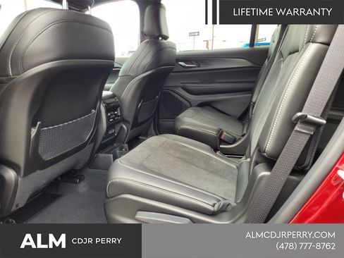 New 2025 Jeep Grand Cherokee L Altitude AWD/4WD image 9
