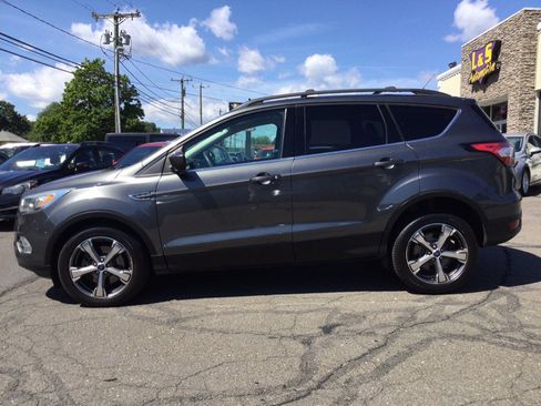 Used 2017 Ford Escape SE w/ Equipment Group 201A AWD/4WD image 11