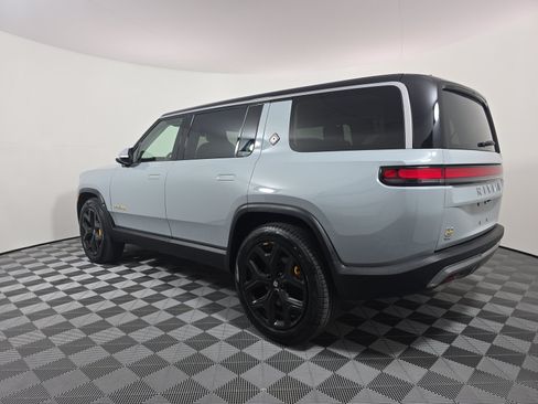 Used 2024 Rivian R1S Adventure AWD/4WD image 3