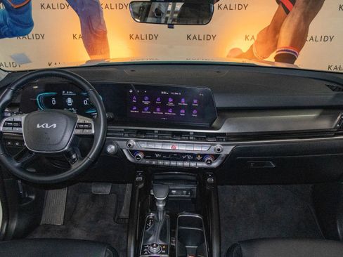 Used 2025 Kia Telluride S image 3