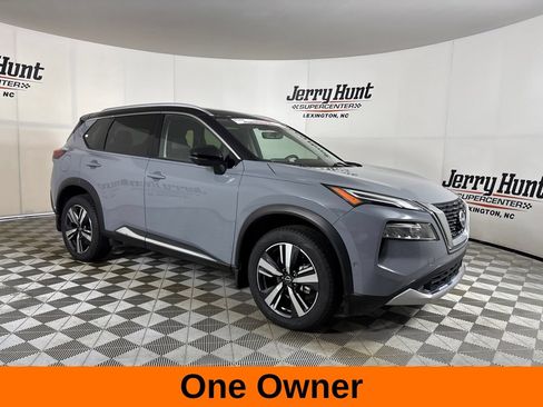 Used 2023 Nissan Rogue Platinum FWD image 4
